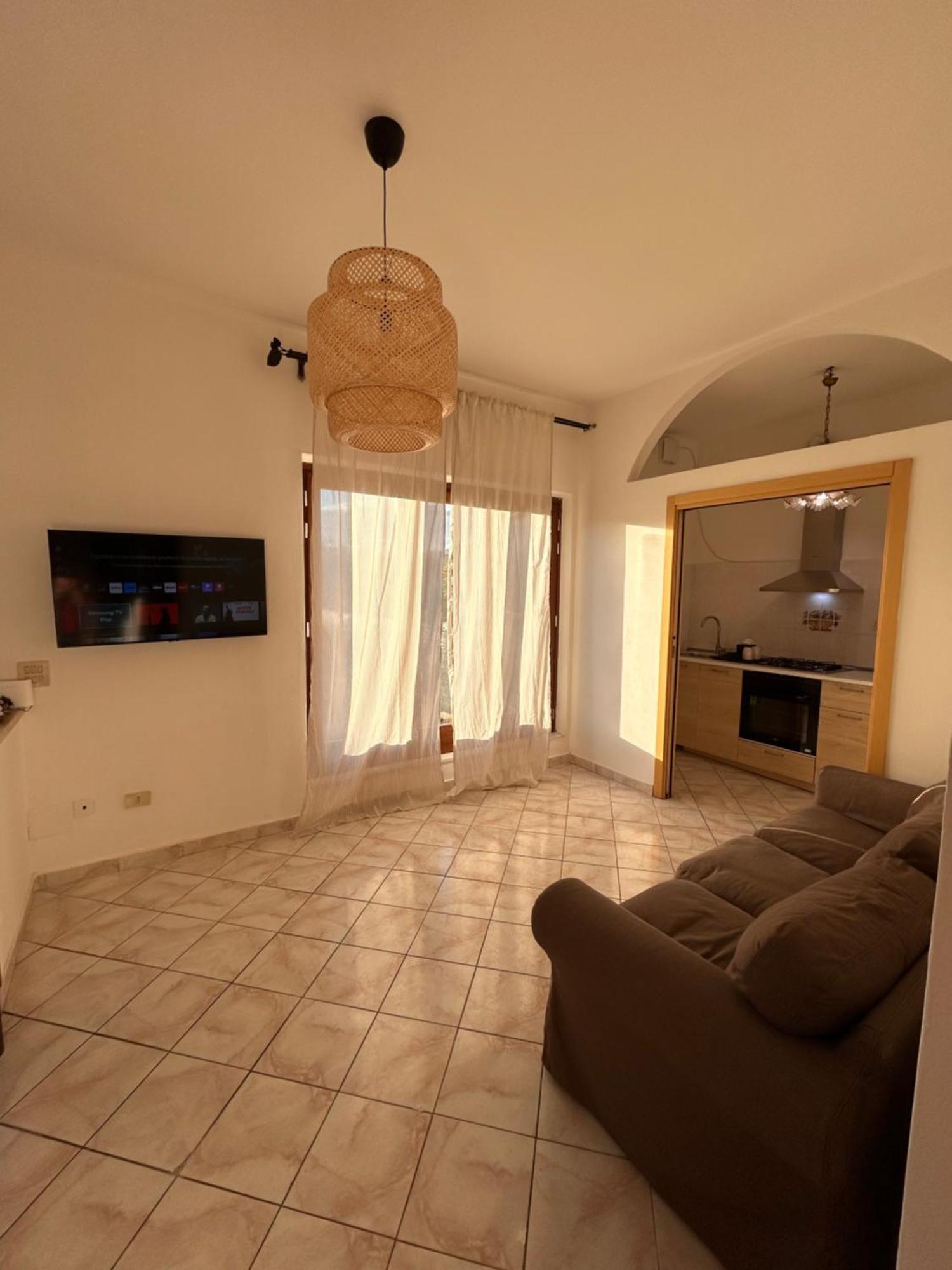 Sunny Apartment Marina di Massa Buitenkant foto